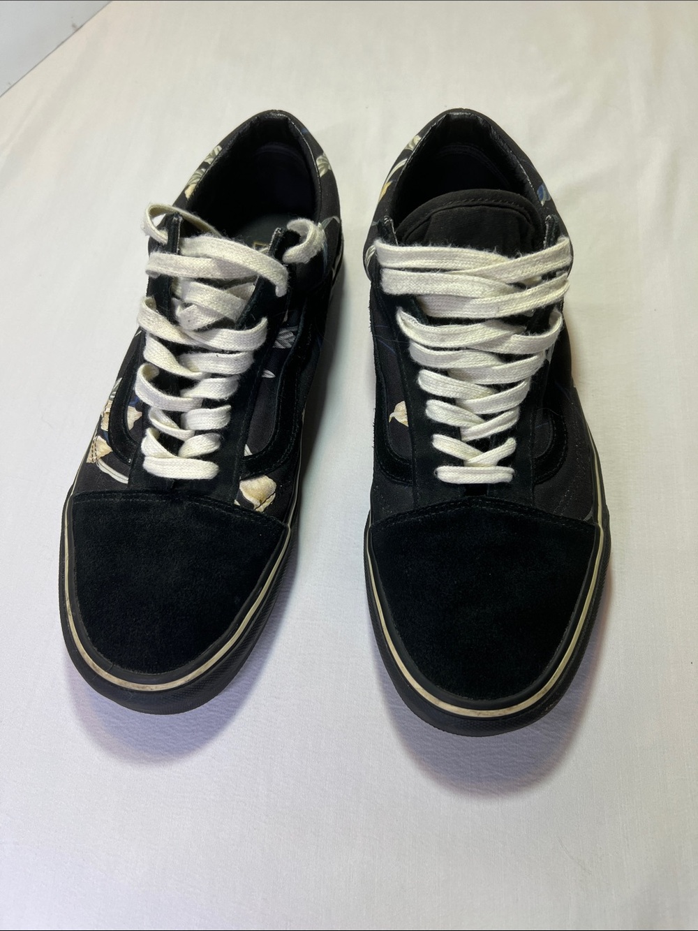 Vans Black Floral Low-Top Skate Shoes with Cream Accents 10 1/2 Men’s Women’s 12 - Picture 2 of 15